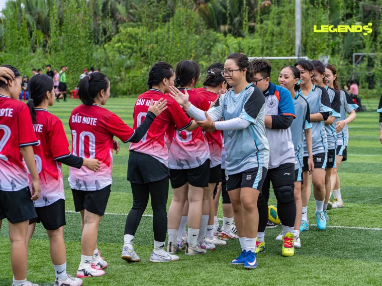 COMMUNITY CUP: FOOTBALL PASSION SPEAKS, GIRLS SHINE WITH CONFIDENCE. 